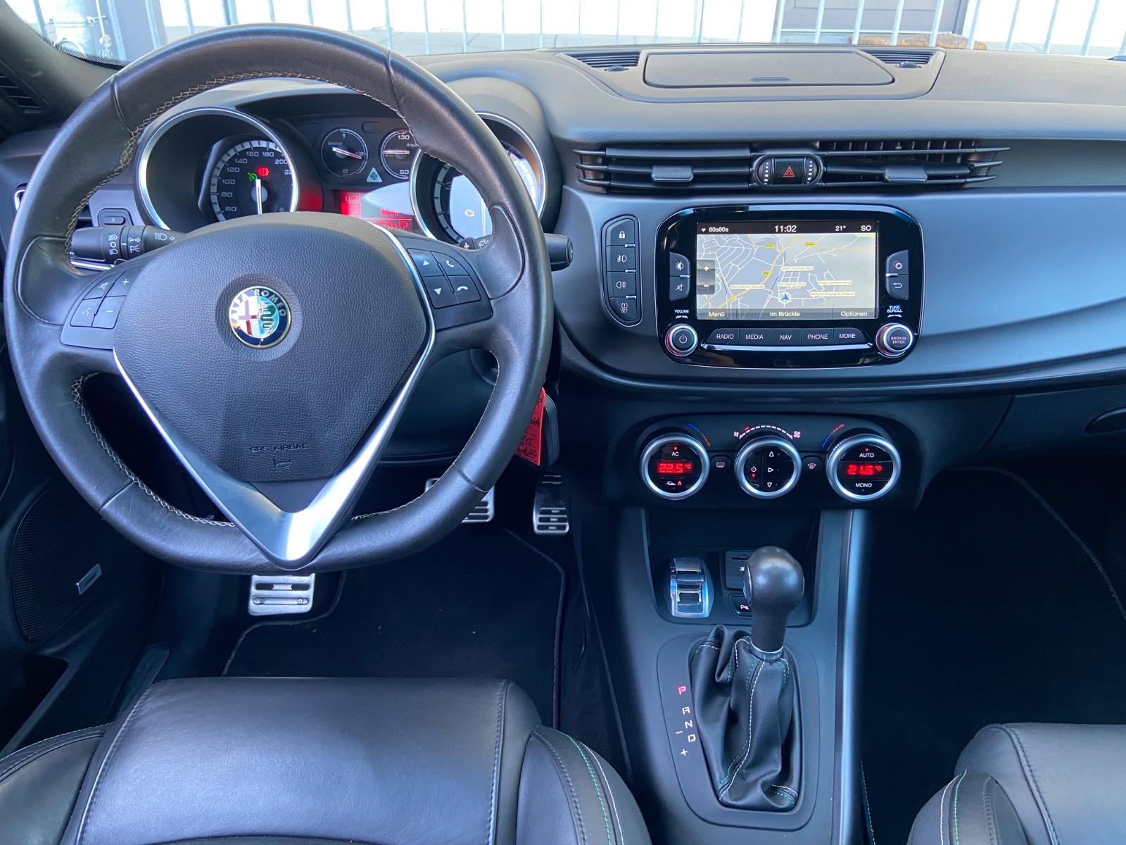 ALFA ROMEO GIULIETTA QUADRIFOGLIO VERDE - 241 ch BVA - TOIT OUVRANT - GPS - RADAR AV/AR - CLIMATISATION BI-ZONE