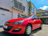 Opel Astra J Lim. 5-trg. Selection !! 60 TKM !! - Opel Astra: J Selection