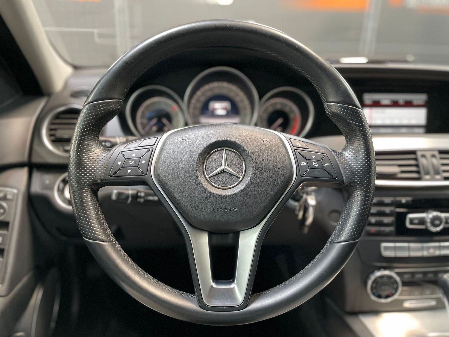 Fahrzeugabbildung Mercedes-Benz C 200 T CGI BlueEfficiency #Tempomat#PDC#Navi