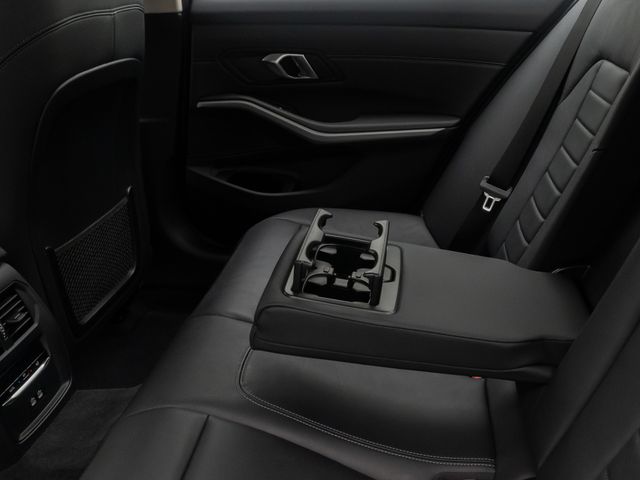 BMW 330, 2022 — 28