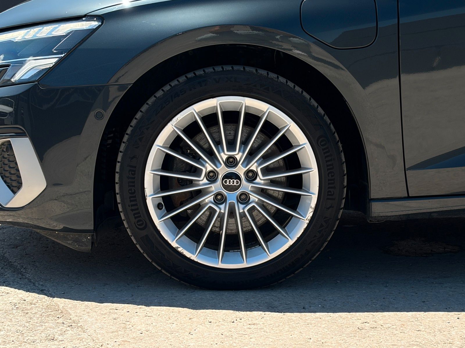 Fahrzeugabbildung Audi A3 Sportback 40 TFSIe Schiebedach KZG ACC CAM