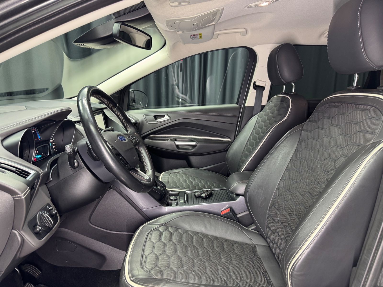 Fahrzeugabbildung Ford Kuga Vignale|SONY|AHK|NAVI|LEDER