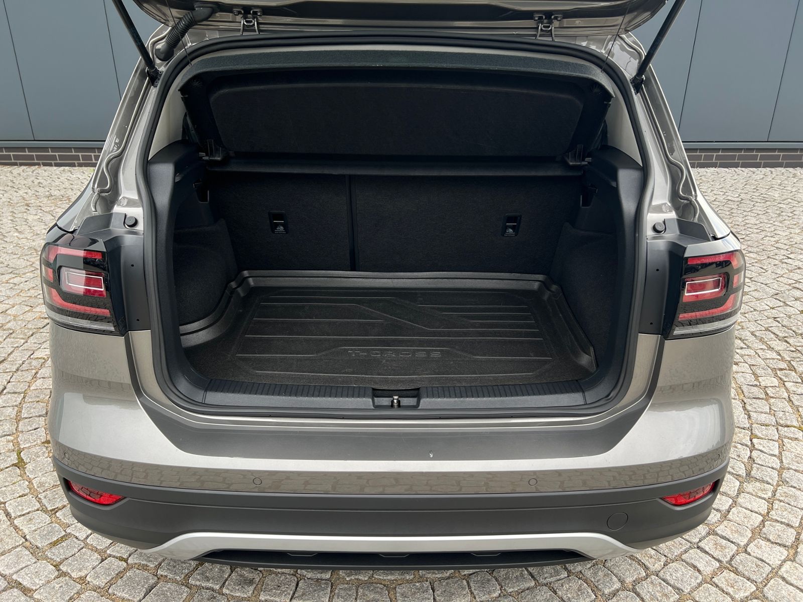 Fahrzeugabbildung Volkswagen T-Cross Style 1.6 TDI DSG *Beats, LED, ACC*