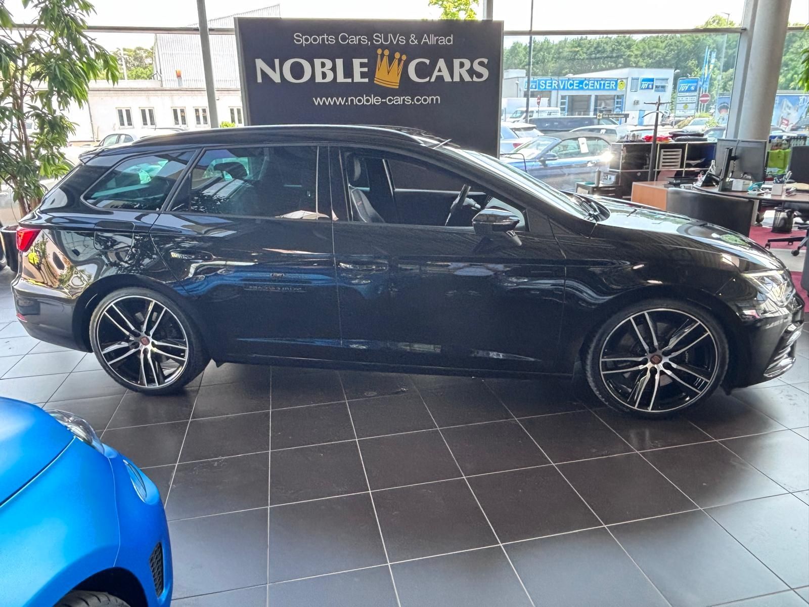Fahrzeugabbildung SEAT Leon ST Cupra 300 Allrad KLIMA LED NAVI ALU