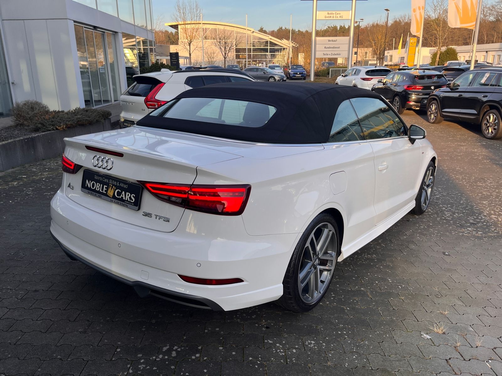 Fahrzeugabbildung Audi A3 Cabriolet 35 TFSI S-Line LED NAVI SHZ