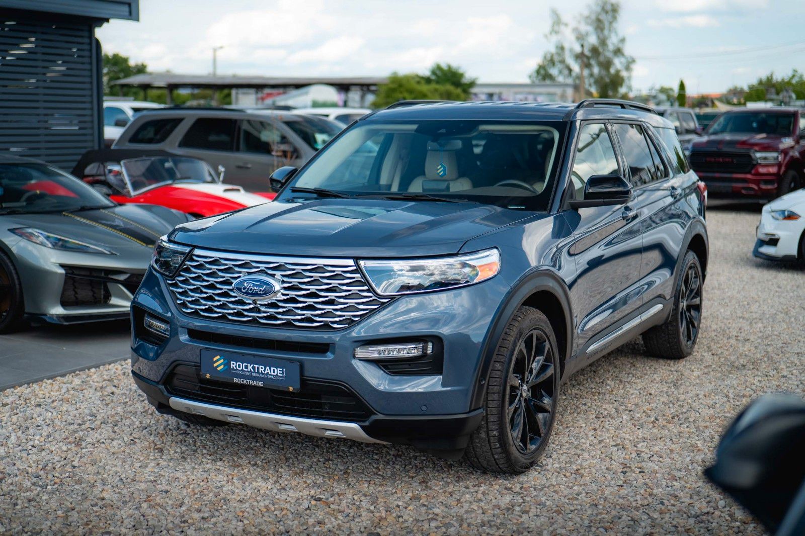 Fahrzeugabbildung Ford Explorer PLATINUM 3.0 V6 TwinTurbo 4x4 *360*ACC*