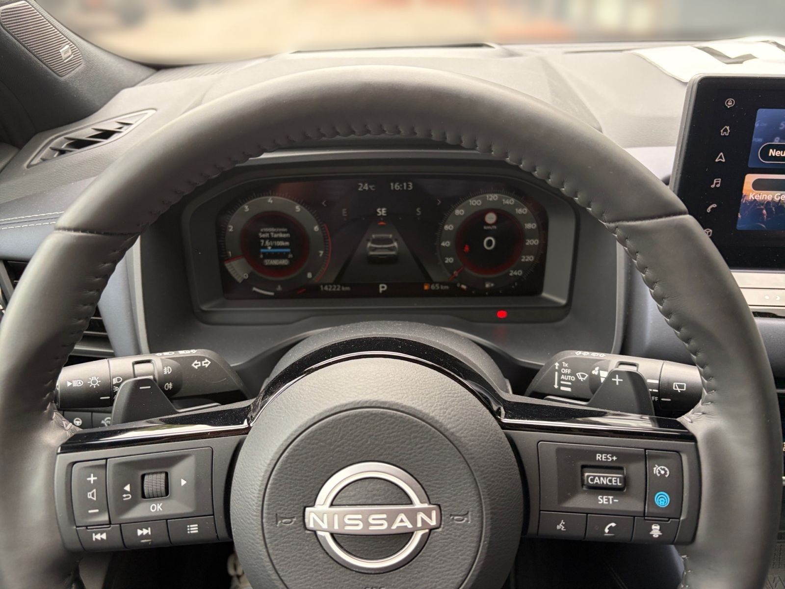 Fahrzeugabbildung Nissan Qashqai 1.3 DIG-T Tekna*Navi*360°Kamera*SHZ*Ganz