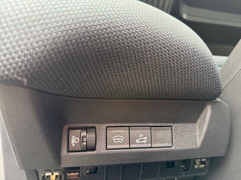 Fahrzeugabbildung Citroën C5 Aircross Hybrid 145 PLUS