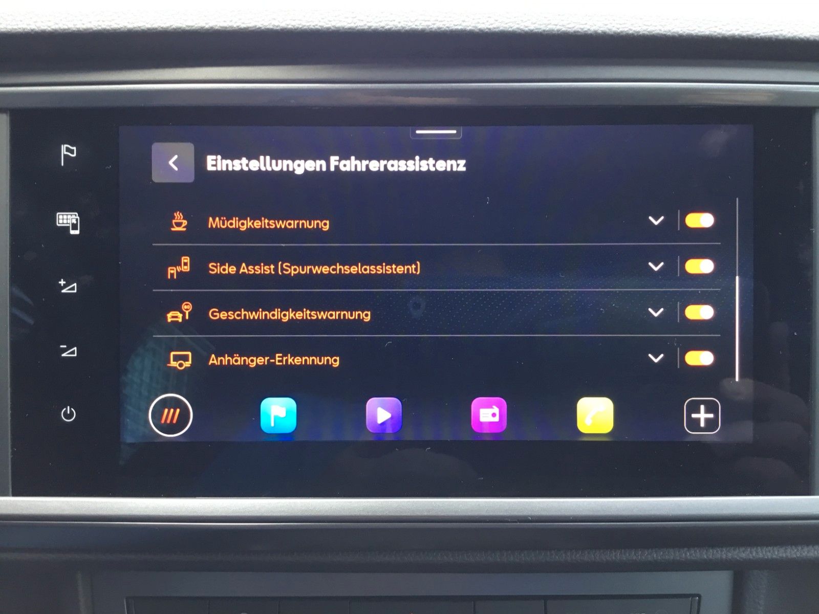 Fahrzeugabbildung CUPRA Ateca 2.0 TSI 4Drive DSG+Pano+AHK+19"+ACC+LED