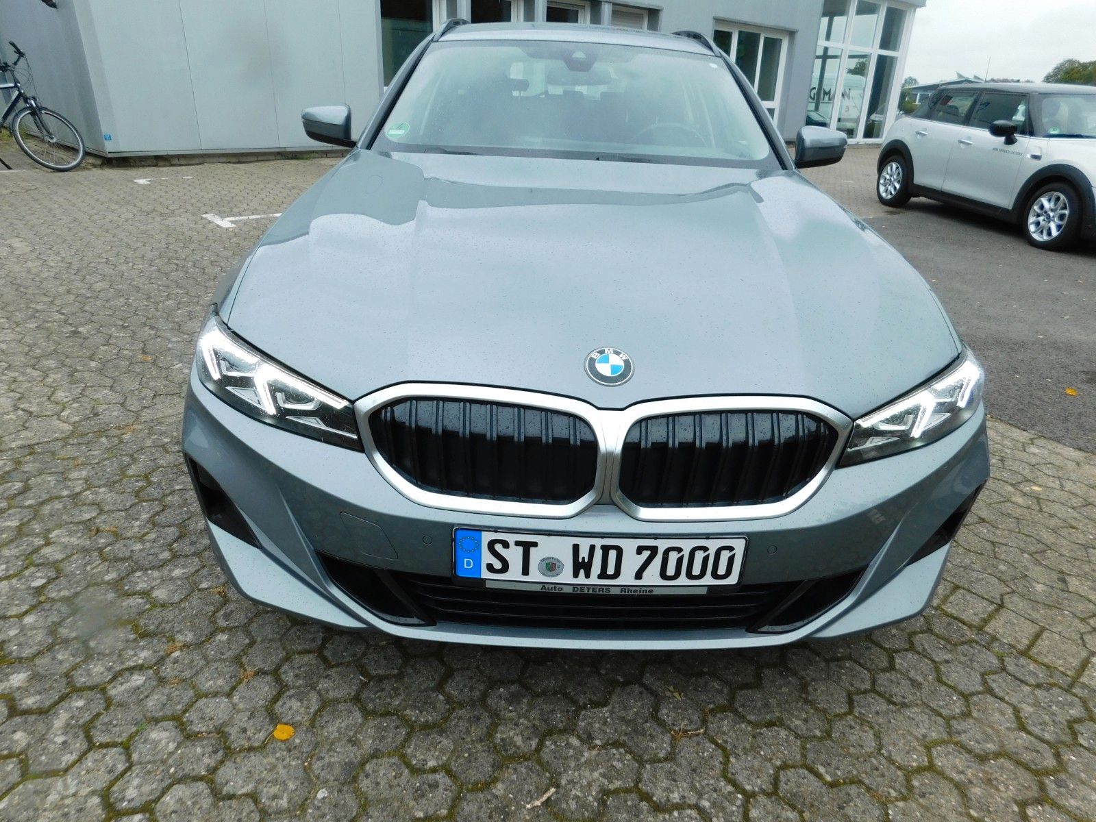 BMW 318d Touring+Navigation+PDC+Automatik+DAB+ foto 2
