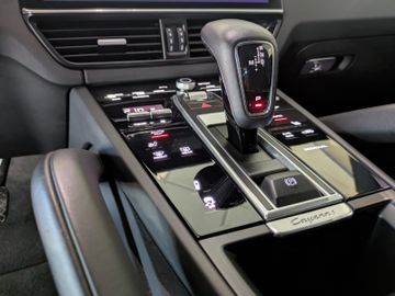 Porsche Cayenne - 10