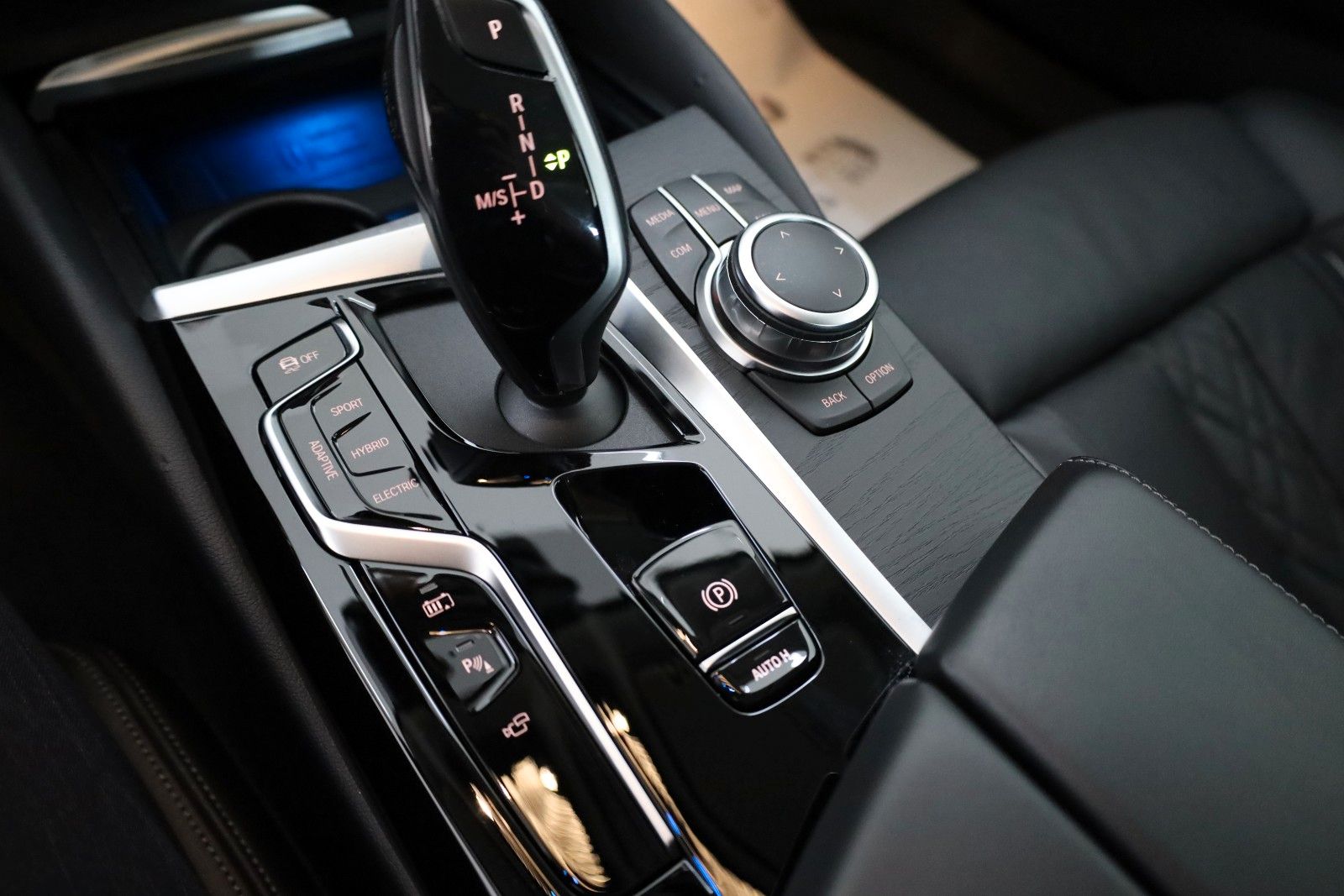 Fahrzeugabbildung BMW 530e xDrive Touring Leder,Navi,LED,HUD,Panorama