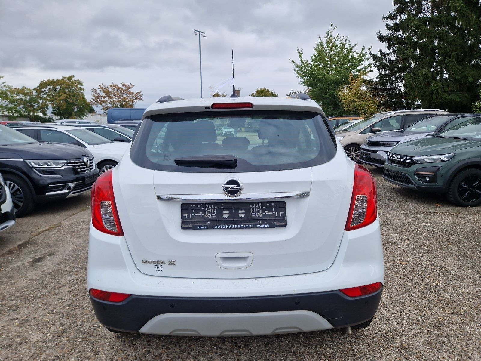 OPEL Mokka X 1.6 Selection Radio Klimaanlage – Bild 3