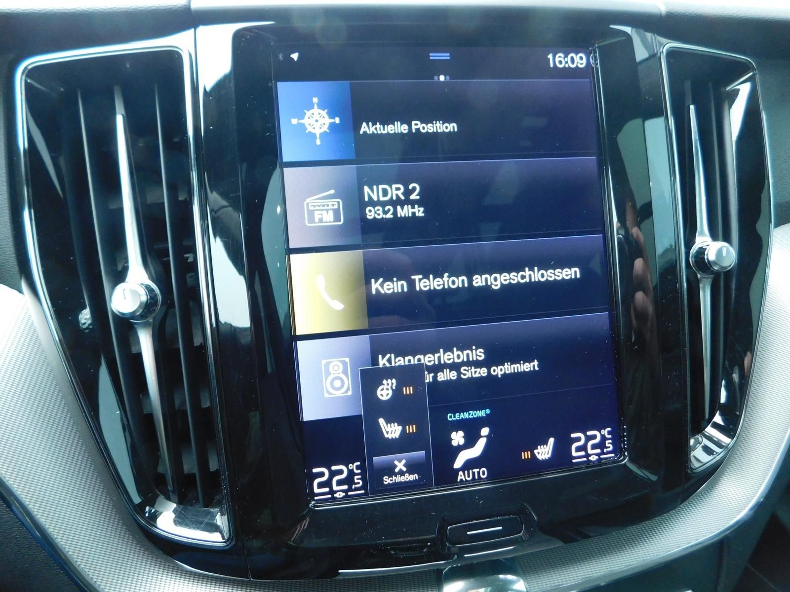 Fahrzeugabbildung Volvo XC60 D4 R-Design