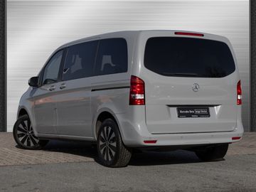 Mercedes V 220 - 2