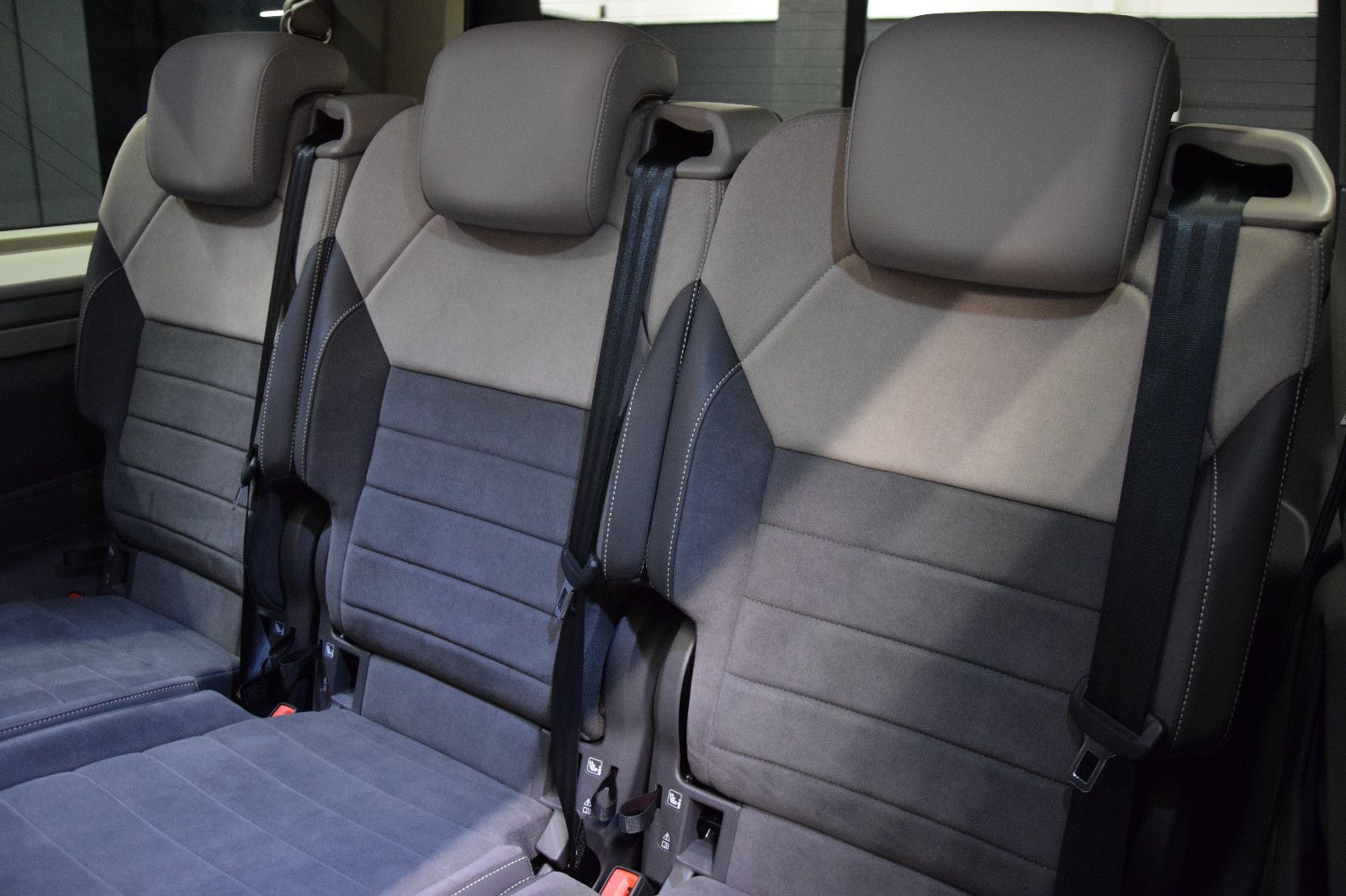 Fahrzeugabbildung Volkswagen T7 Multivan style lang Pano AHK ACC Standheizung