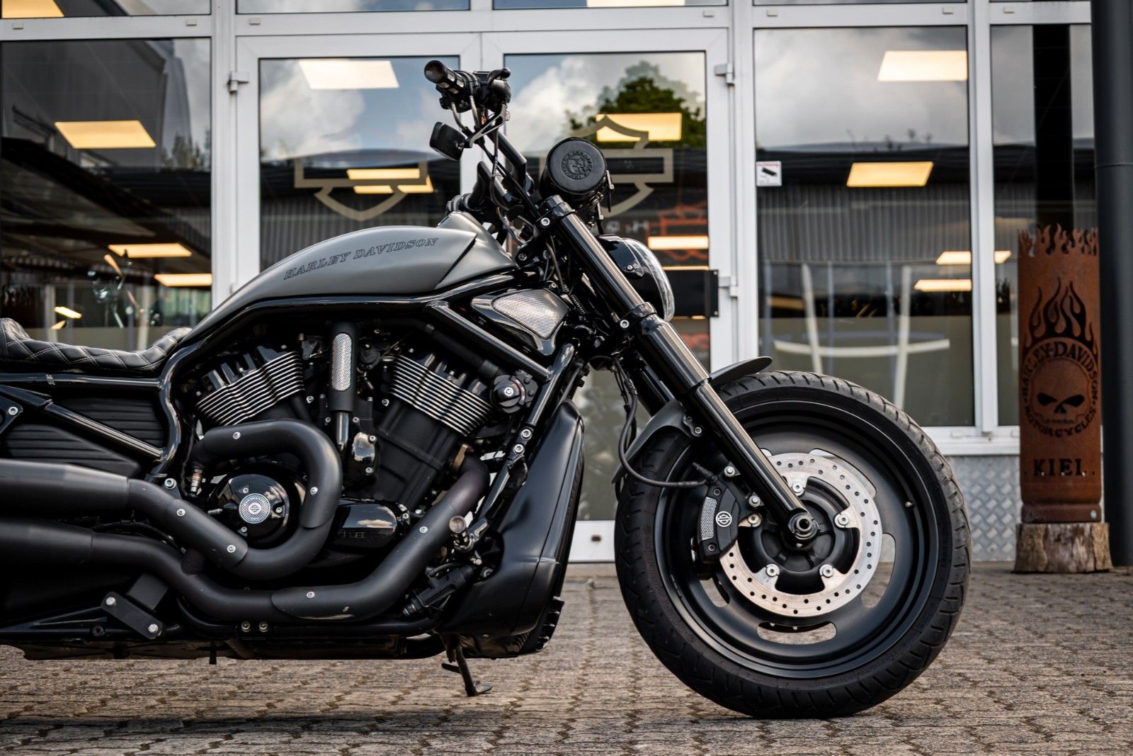 Fahrzeugabbildung Harley-Davidson VRSCDX Night Rod Special - Remus - Mini Ape