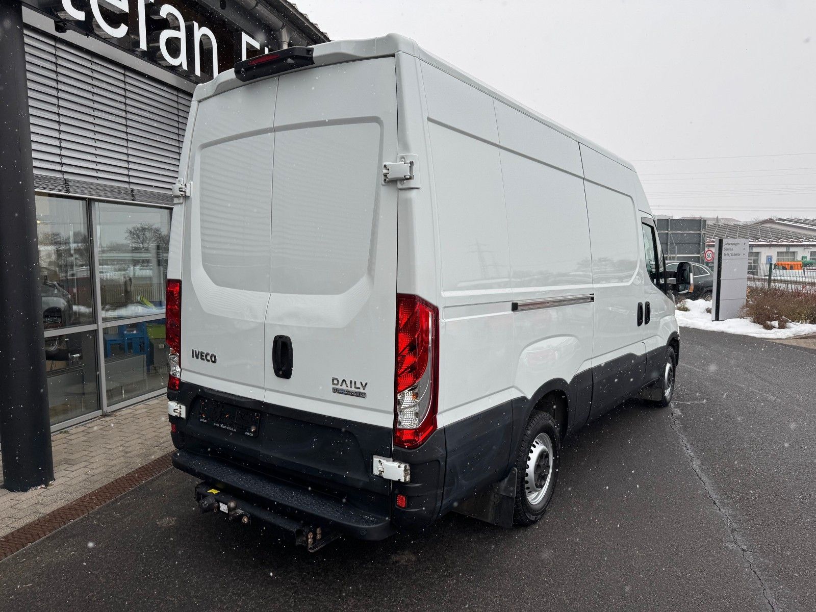 Fahrzeugabbildung Iveco Daily 35S12 *R3.520mm*AHK*Automatik*51.272km!!