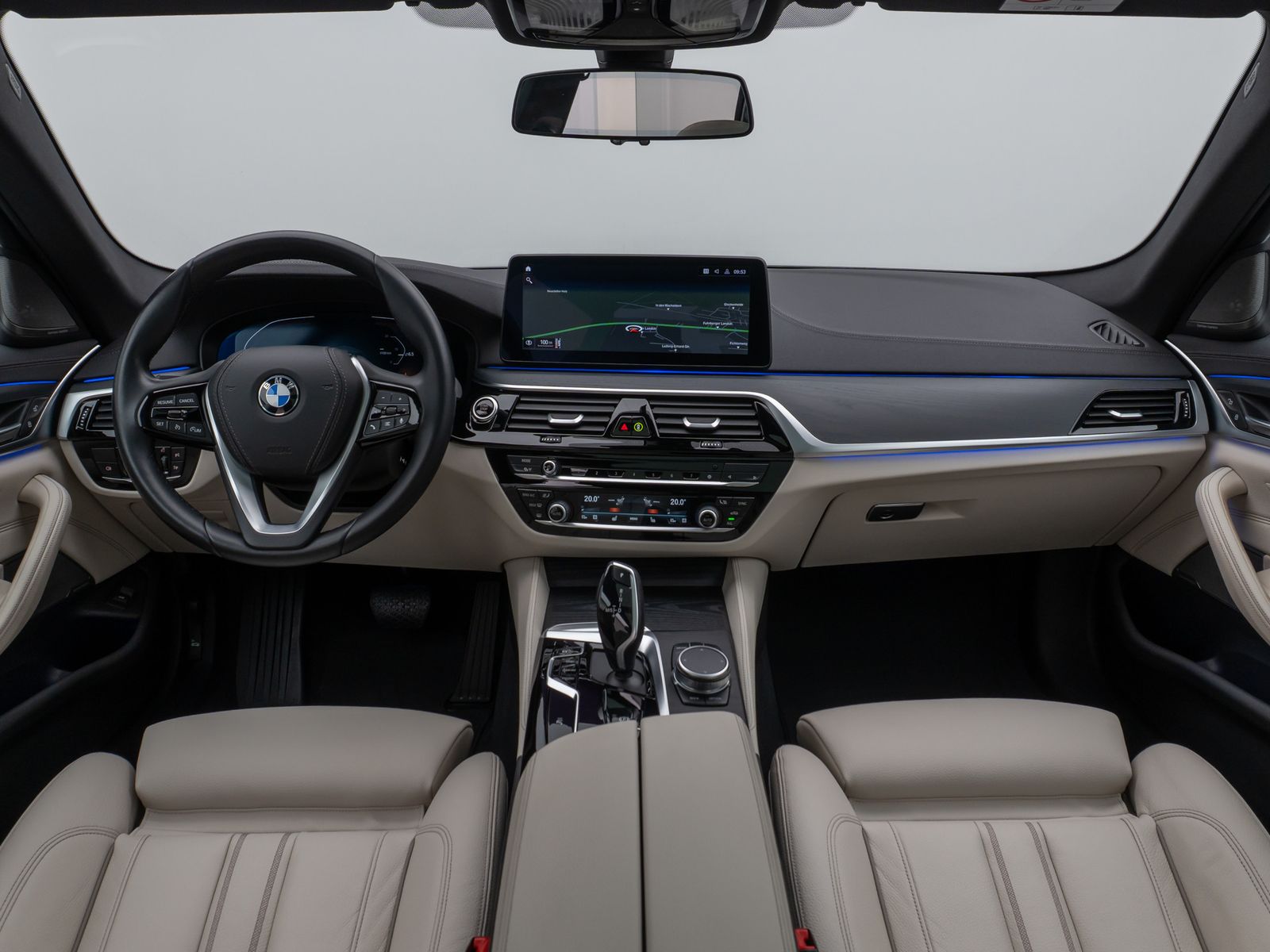 Fahrzeugabbildung BMW 520d  xD Luxury Line Panorama Kamera DAB H/K AHK