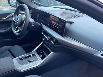 BMW i4 eDrive40 M Sportpaket HiFi DAB LED RFK Shz