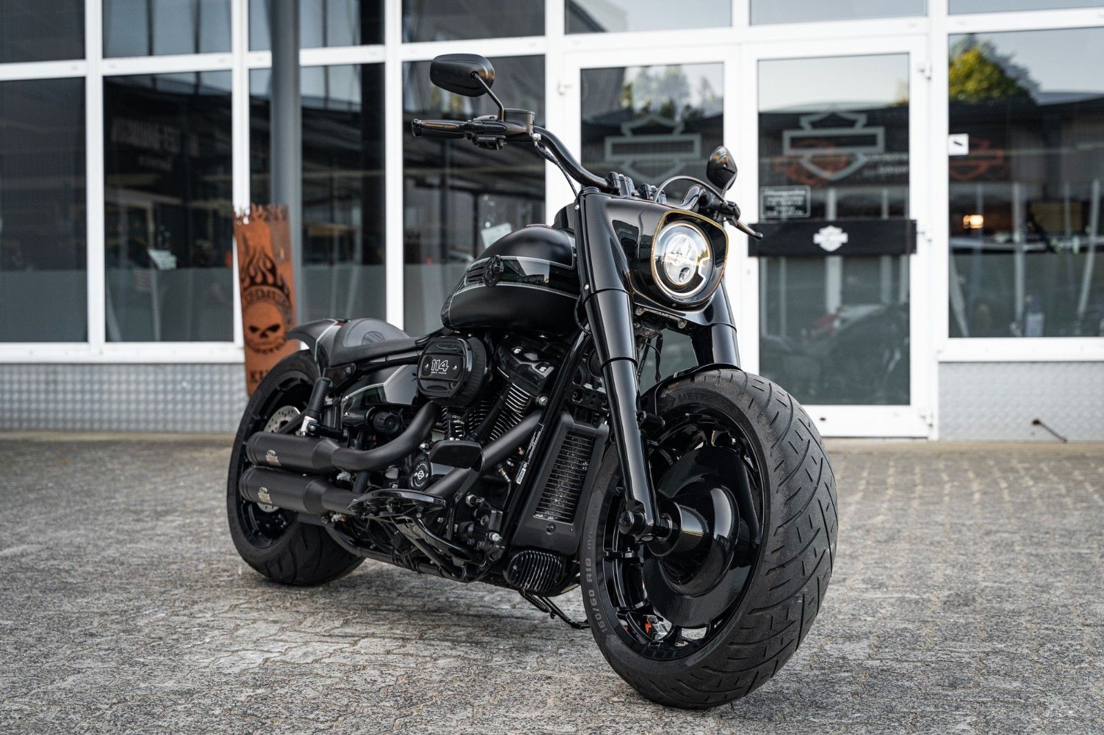 Fahrzeugabbildung Harley-Davidson DARK FAT BOY FLFBS 114 MY23 -JEKILL&HYDE-