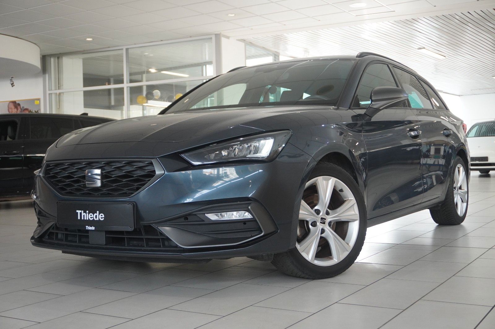 Fahrzeugabbildung SEAT Leon ST 1.5 TSI FR SPORT DSG NAVI/LED/VIRT./DAB+