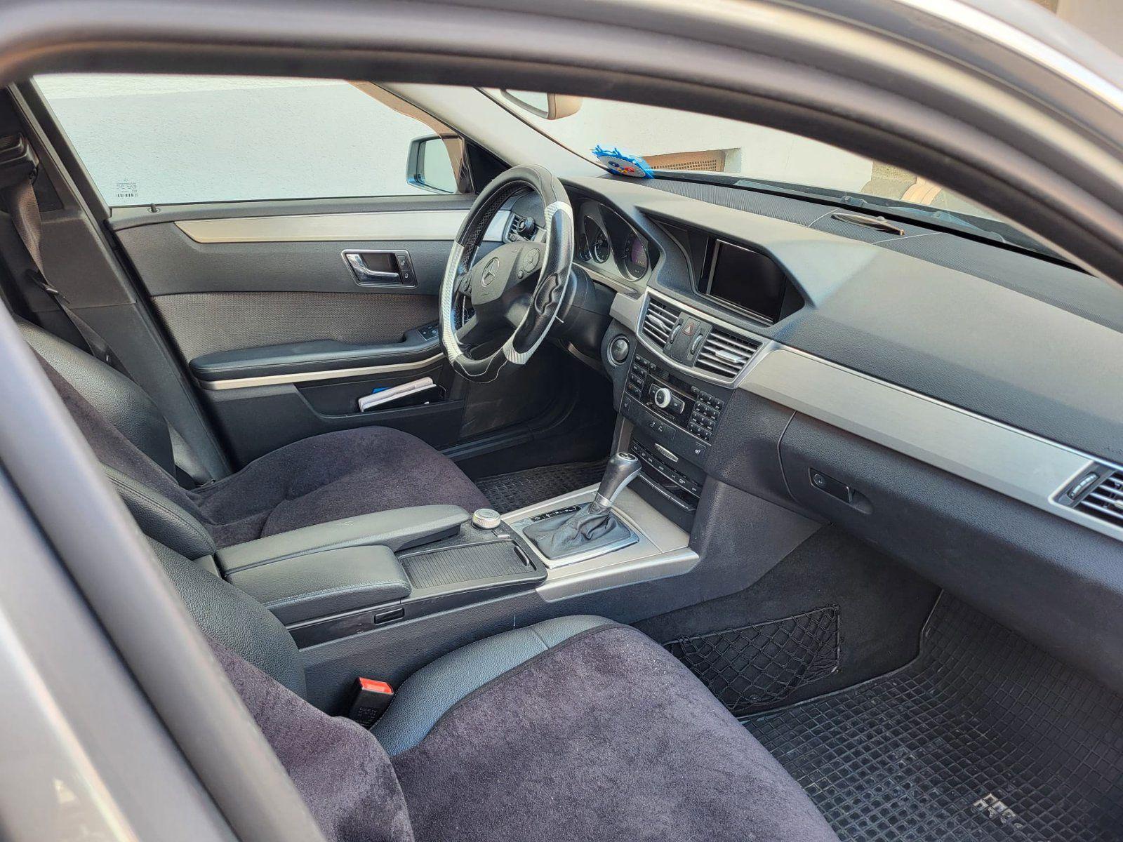 Mercedes-Benz E250 2010 — photo 8