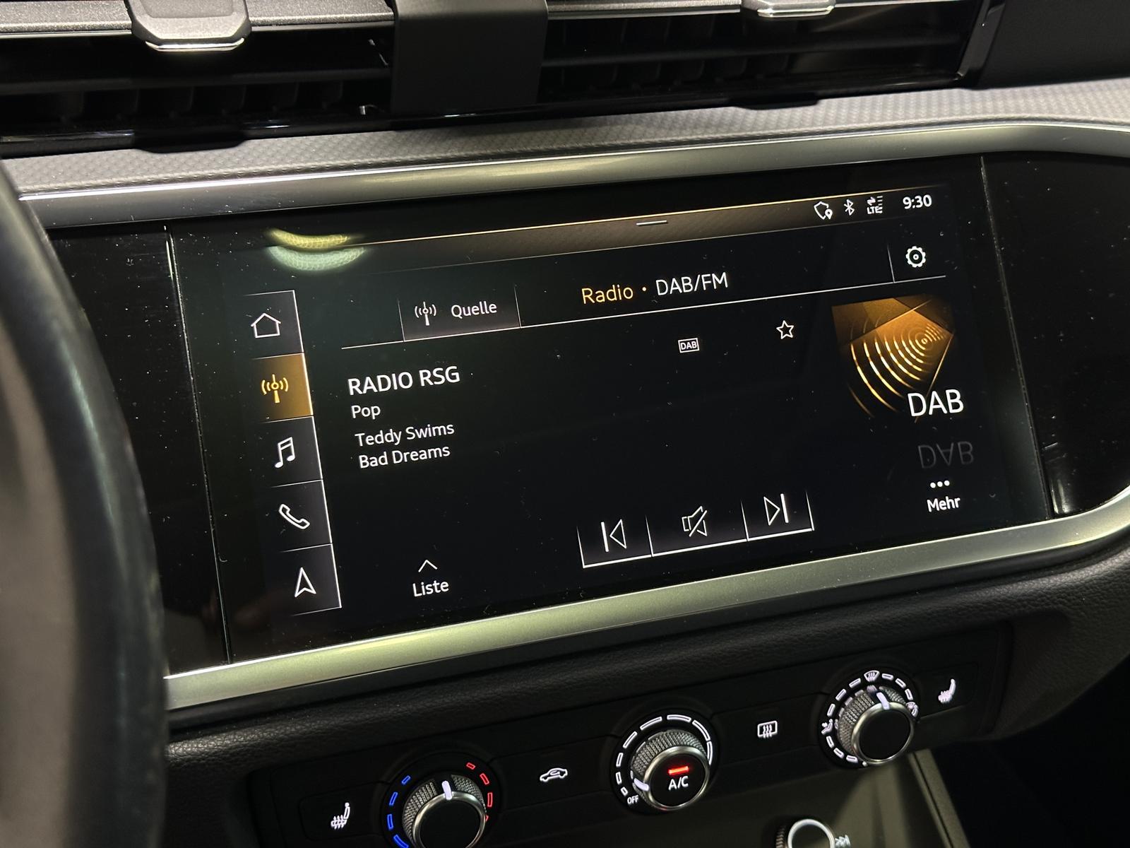 Audi Q3 40 TDI / S TRONIC / QUATTRO / PANO / LED /