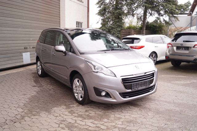 Peugeot 5008 Allure AUTOMATIK 7 Sitze Navi Kamera Pano-D