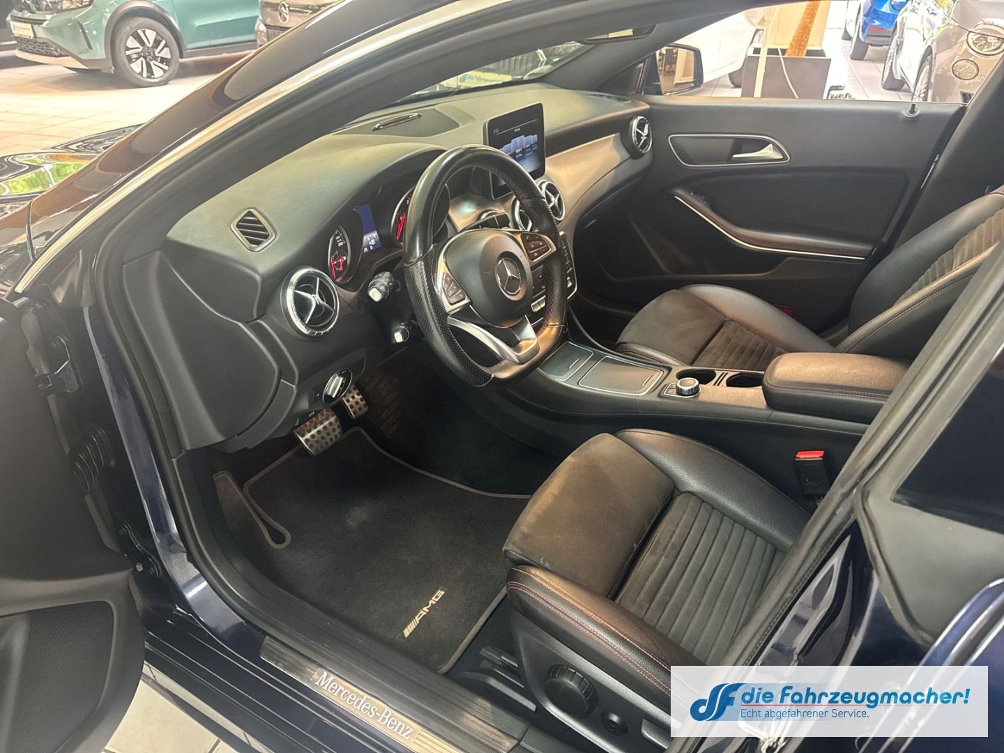 Fahrzeugabbildung Mercedes-Benz CLA 180 Shooting Brake AMG Sportpaket Navi LED *