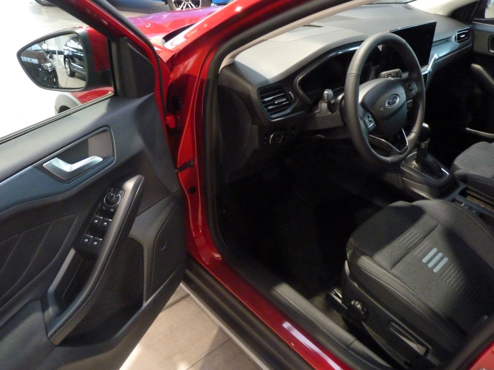 Fahrzeugabbildung Ford Focus Turnier Active X Automatik/Navi