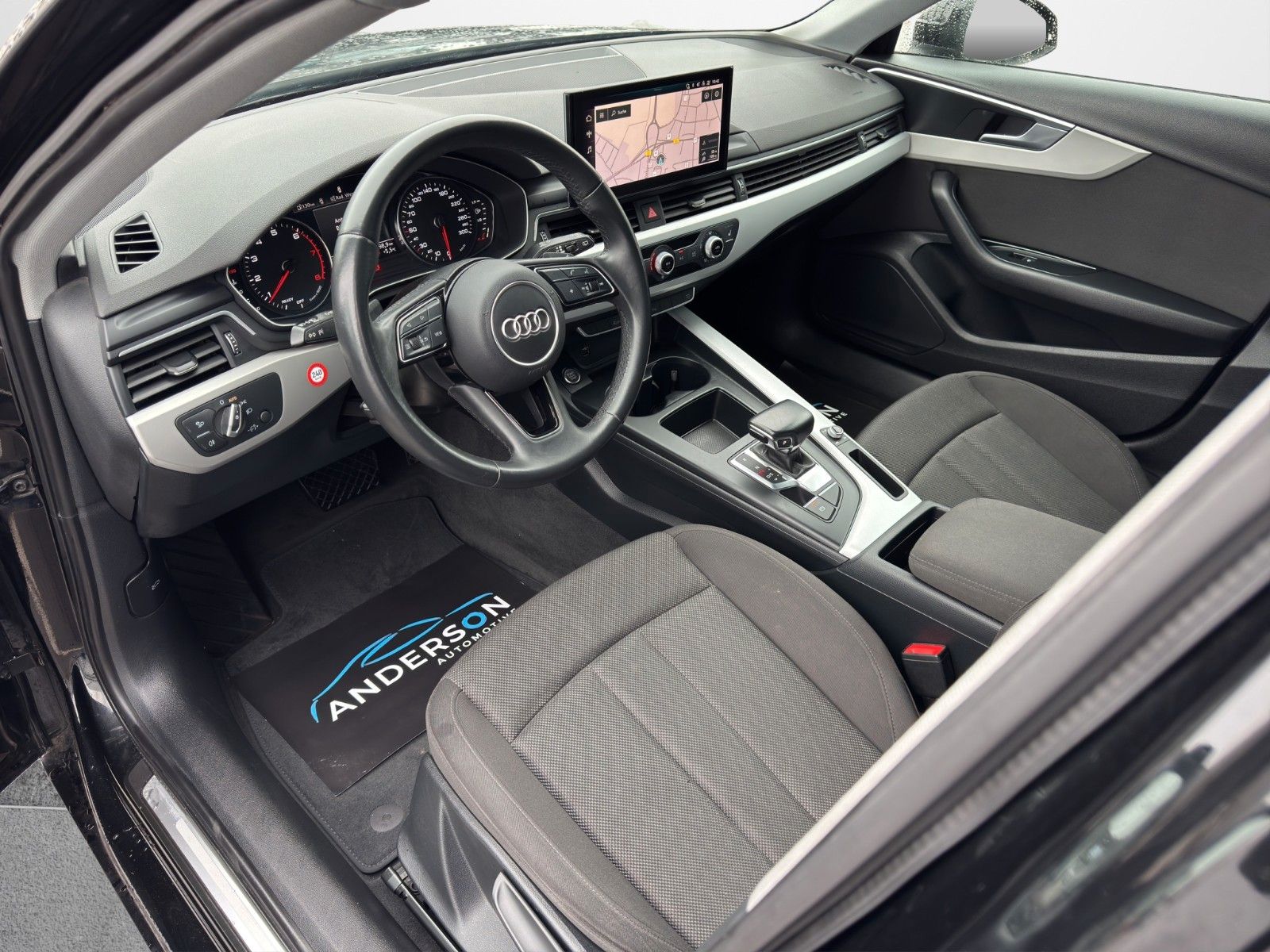 Fahrzeugabbildung Audi A4 AVANT 35 TFSI BLACK S-TRONIC NAVI LED ALLWETT