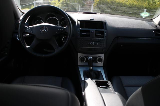 Mercedes-Benz C 180 T-Modell CGI BlueEfficiency – Bild 11