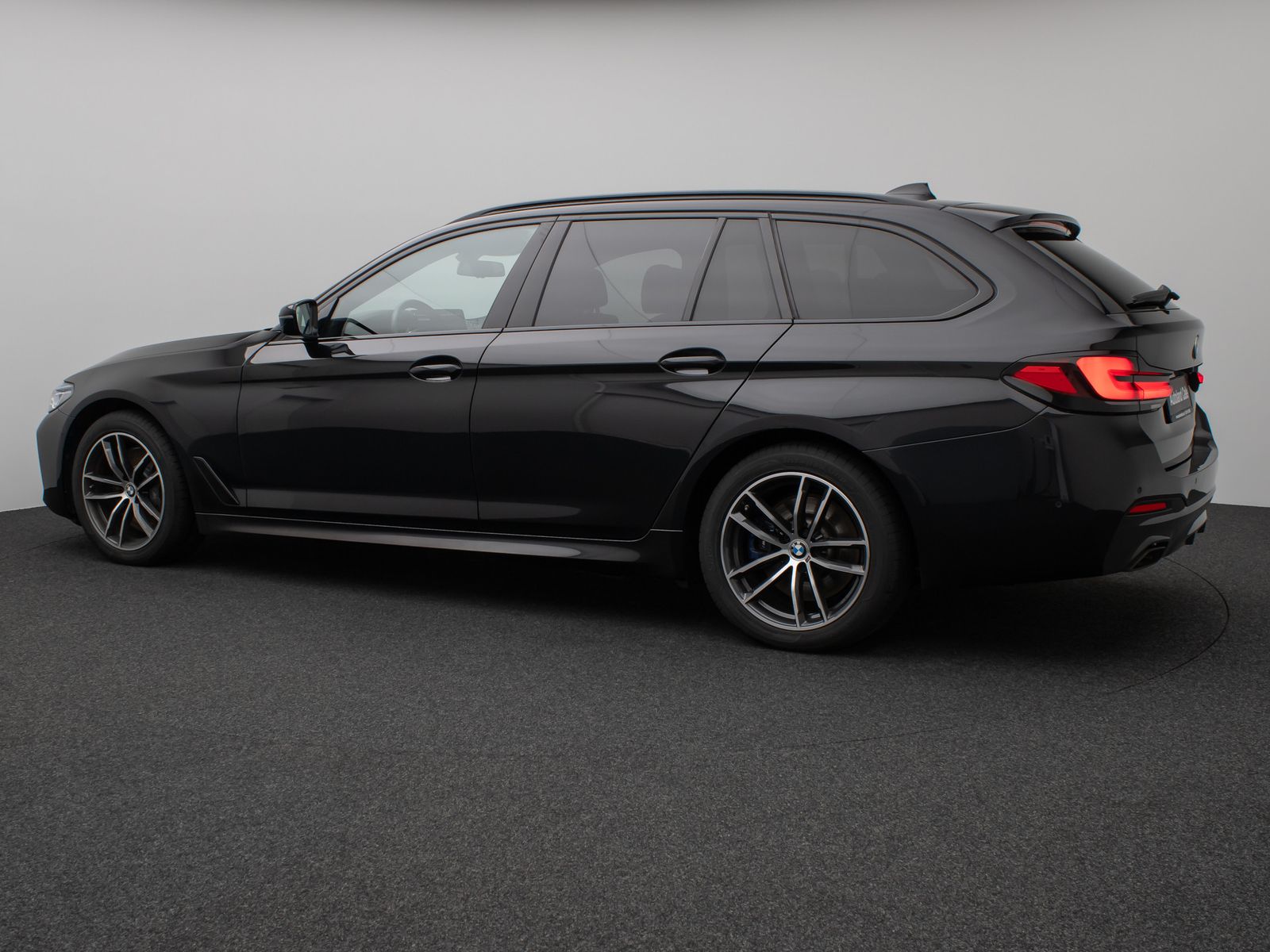 Fahrzeugabbildung BMW 540d xD M Sport Panorama Kamera Laser HUD AHK