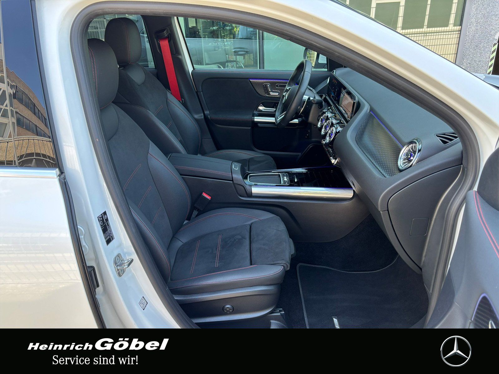 Fahrzeugabbildung Mercedes-Benz AMG GLA 35 4M*HUD*PANO*MEMORY*360°KAMERA*21ZOLL