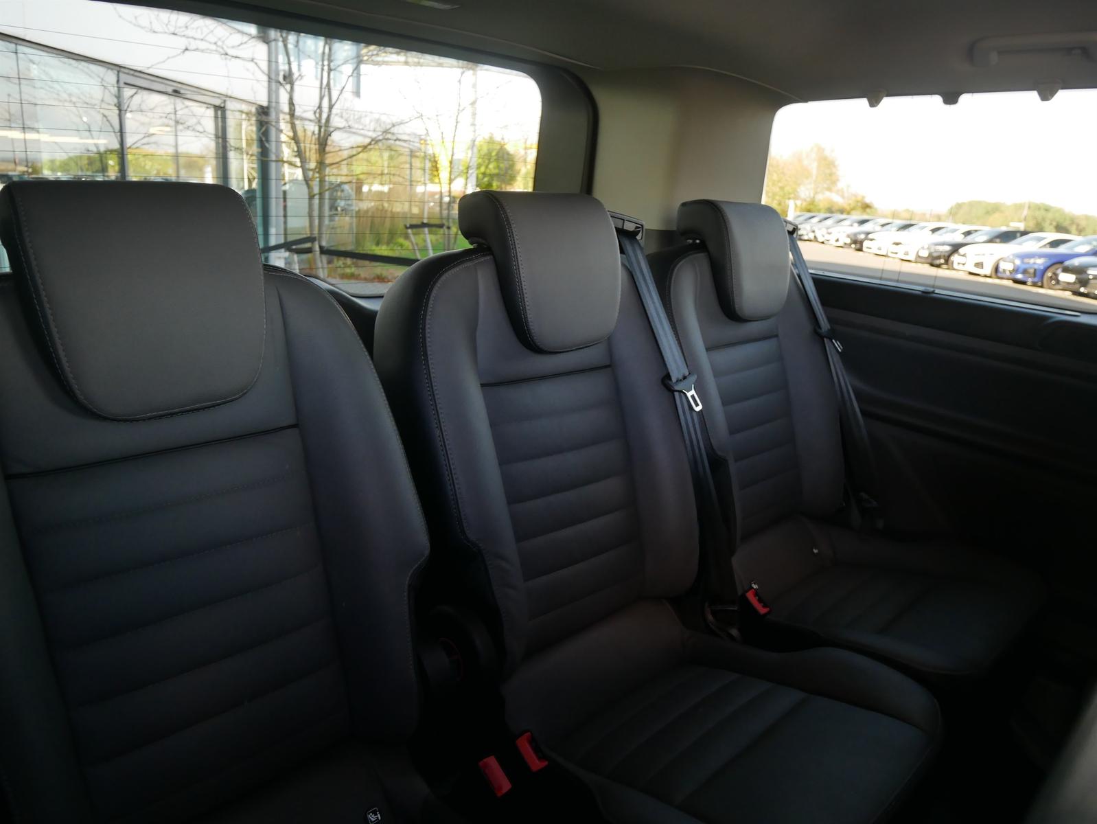 Ford Tourneo Custom 320 L1H1 VA Autm. Titanium X AHK