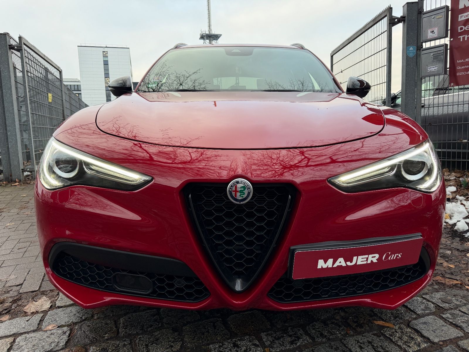 Fahrzeugabbildung Alfa Romeo Stelvio Veloce Q4*LED*LEDER*MEMO*SOUNDTHEATRE