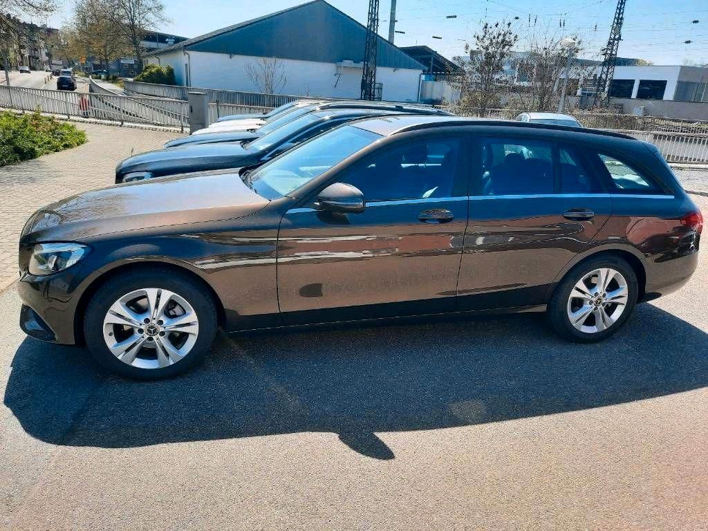 Image of Mercedes-Benz C 220