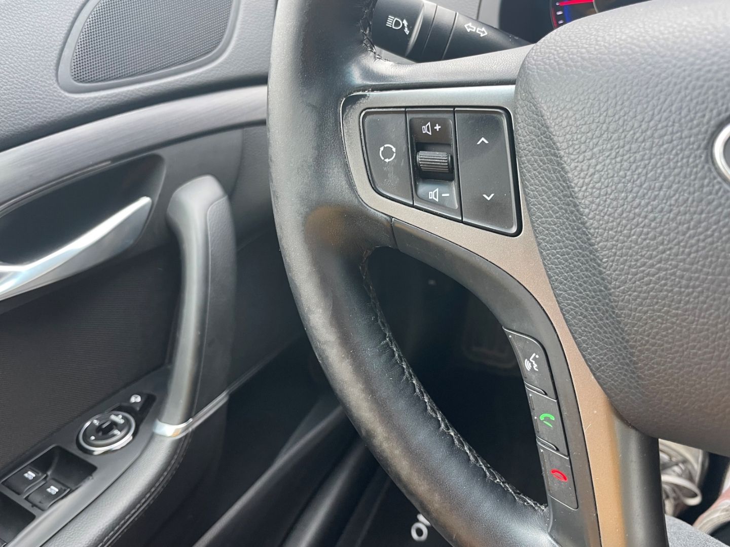 Fahrzeugabbildung Hyundai i40 cw Style Kamera Klima Tempomat Navi SHZ DAB