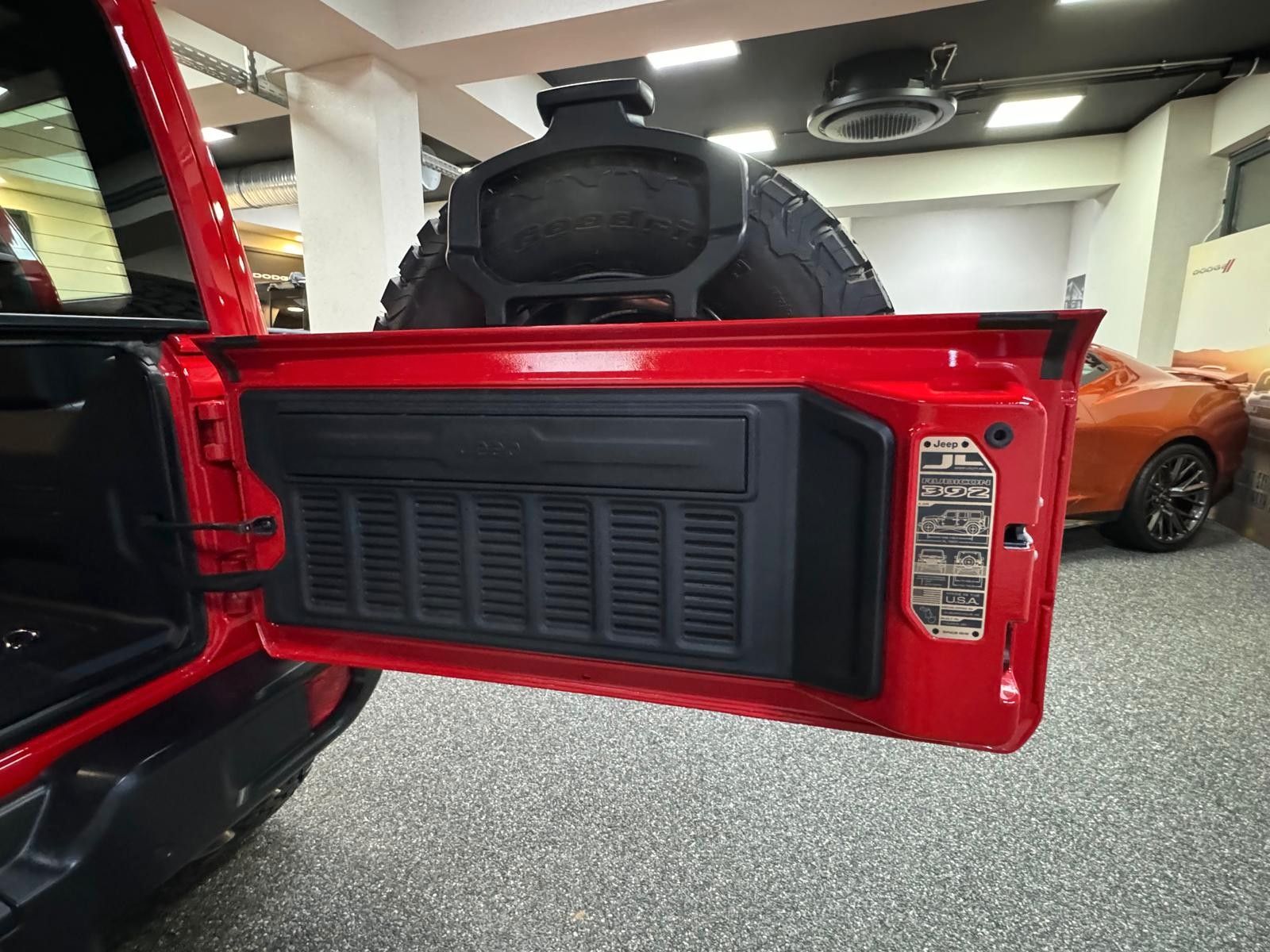 Fahrzeugabbildung Jeep RUBICON 392-6.4L HEMI V8-RECON 35"-STEEL BUMPER