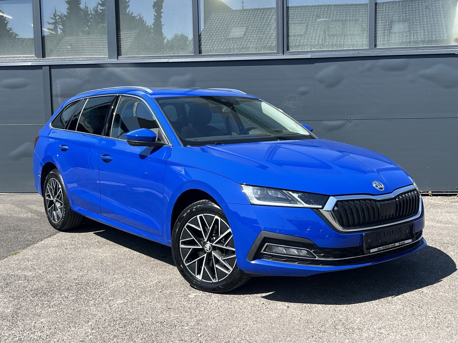 Skoda Octavia Combi 2.0 TDI DSG 4x4 Style ACC PANO foto 5