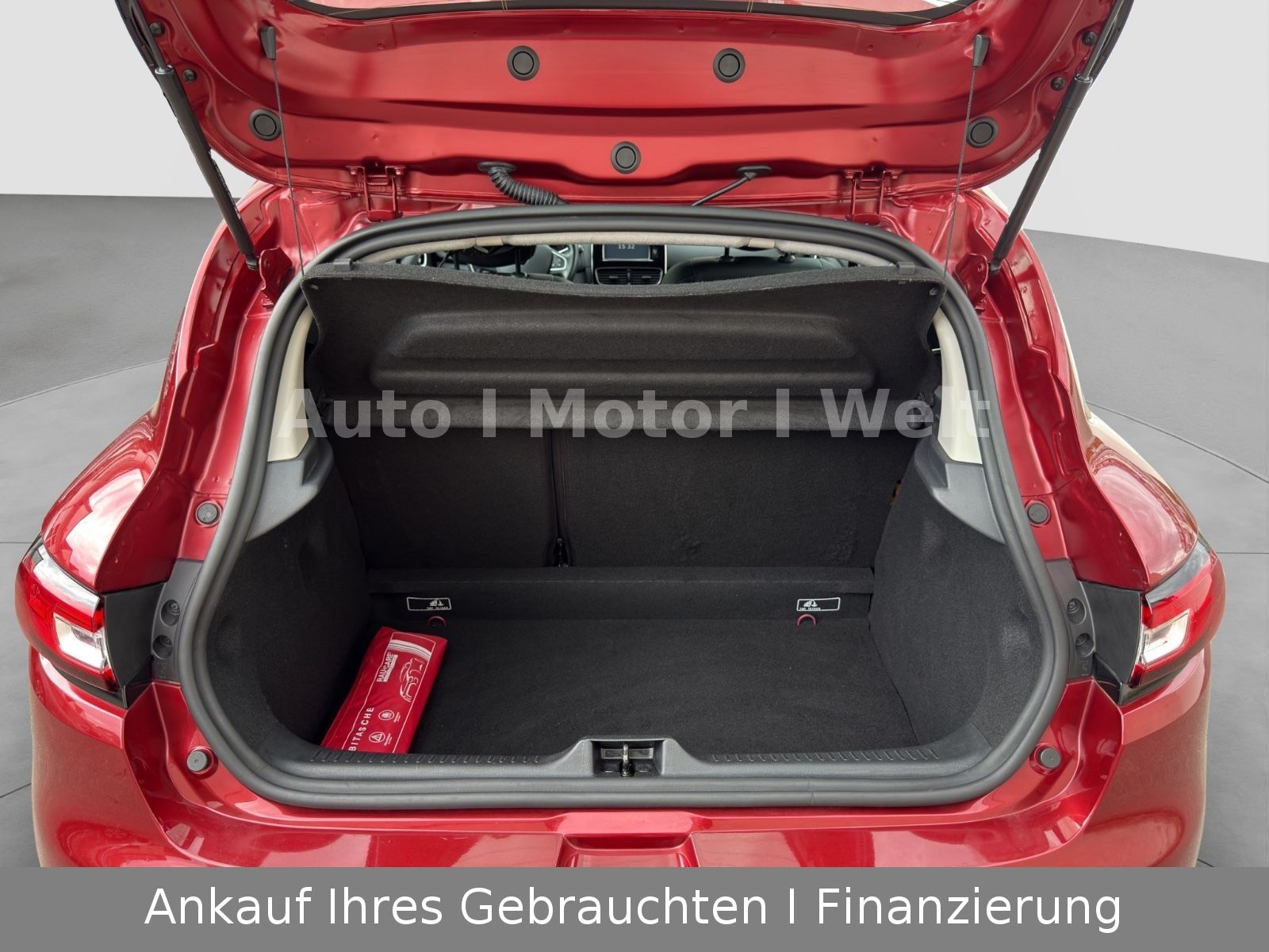 Fahrzeugabbildung Renault Clio IV Intens LED/ALU/NAVI/TEMPOMAT/BT-AUDIO