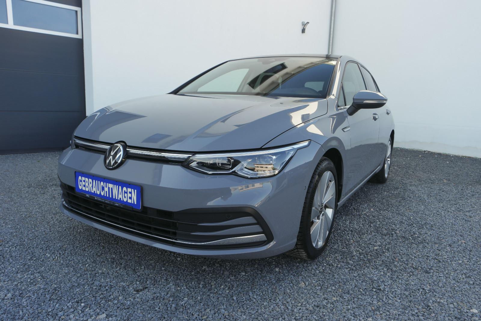 Volkswagen Golf VIII Lim. 1.5 TSI Style*Navi*RFK*HUD*Pano