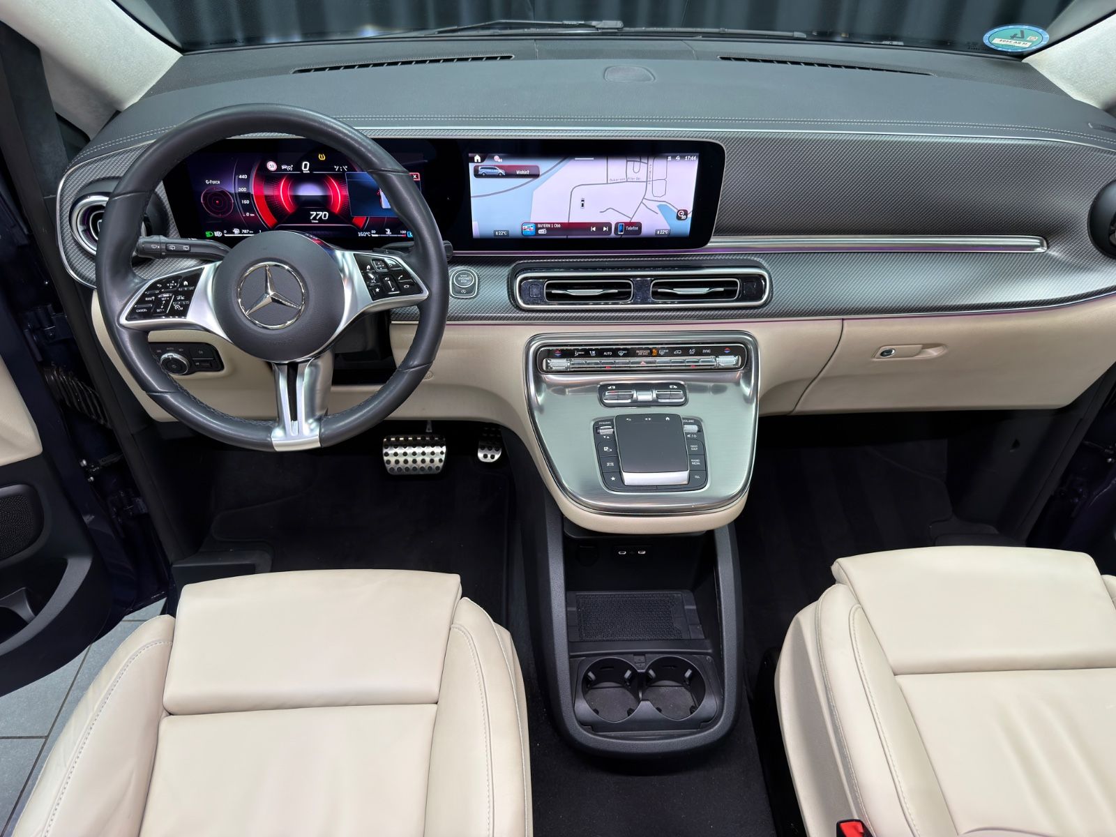 Fahrzeugabbildung Mercedes-Benz V250d lang EXCLUSIVE|AMG|BURMESTER|PANO|ACC|360°