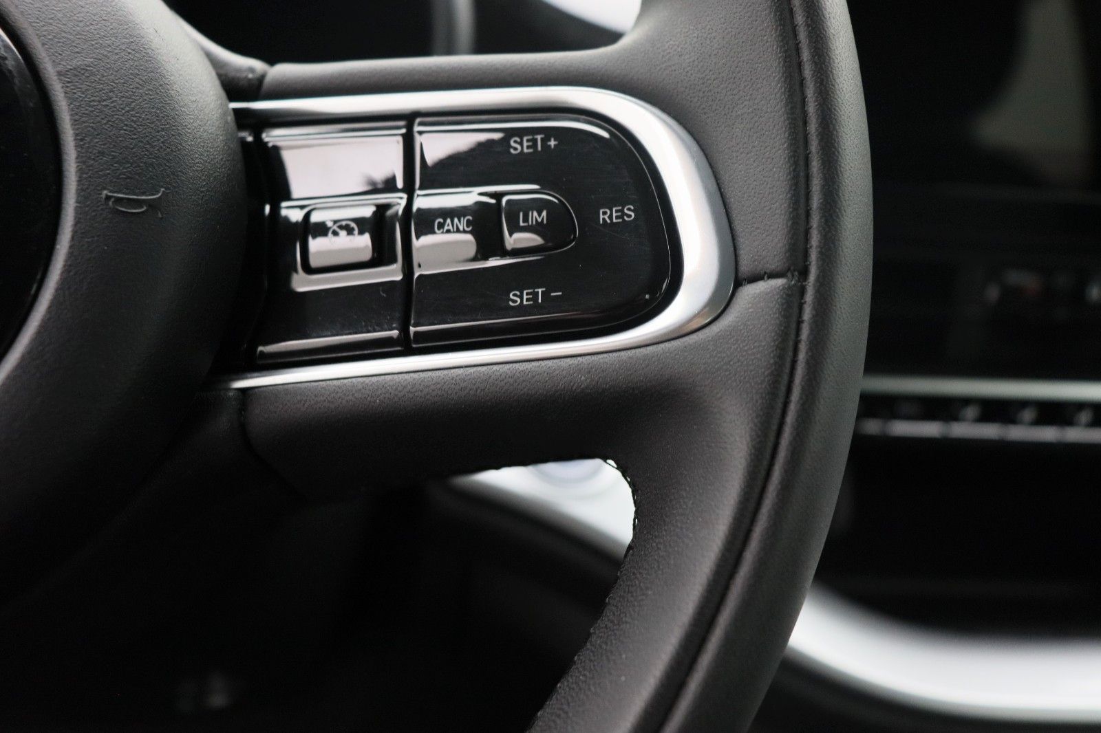 Fahrzeugabbildung Fiat 500e Icon