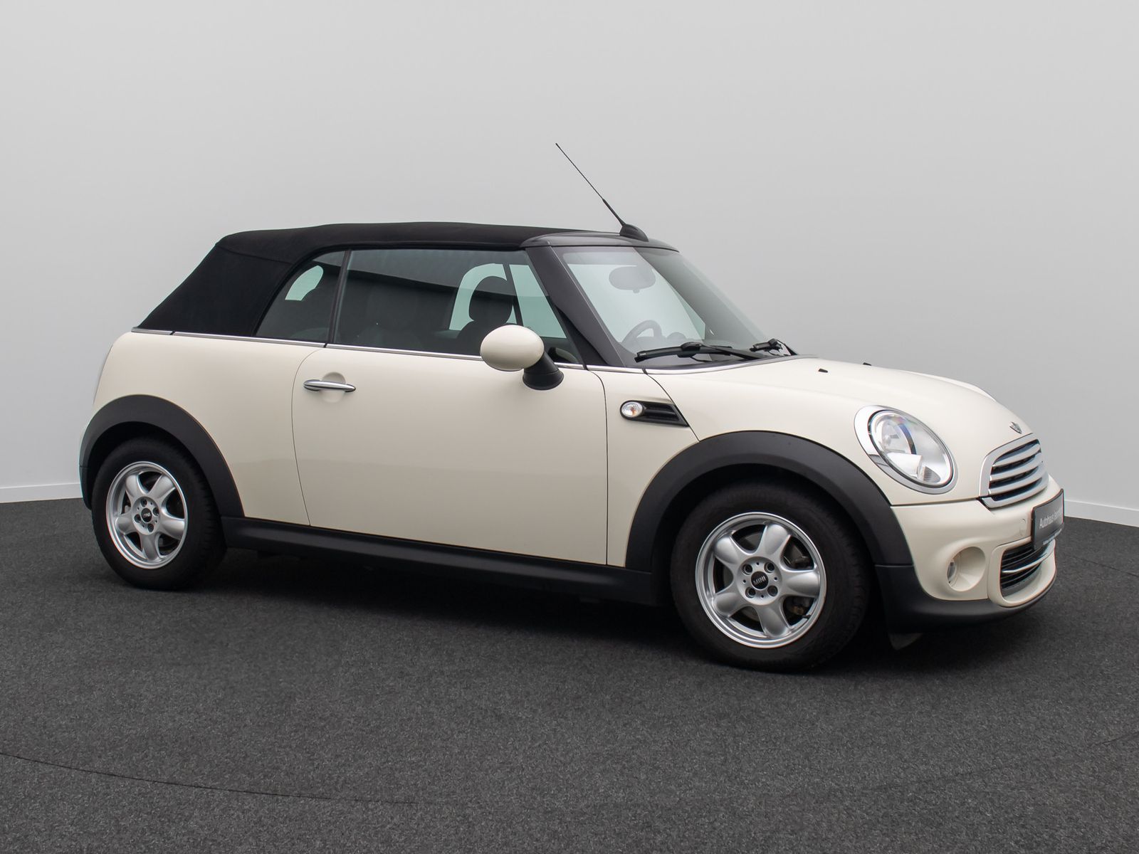 Fahrzeugabbildung MINI Cooper Cabrio PDC Lederlenkrad Sitzhzng MP3 LM