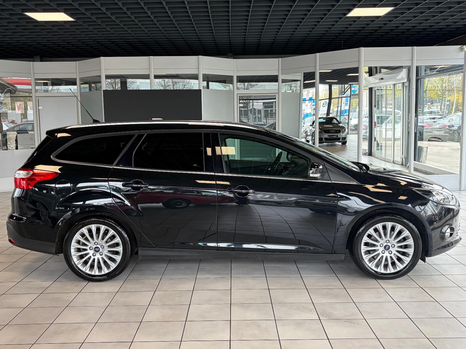 Ford Focus Turnier Titanium 2.0 TDCi · 2. Hand · AHK