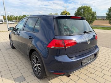 Volkswagen Golf - 11