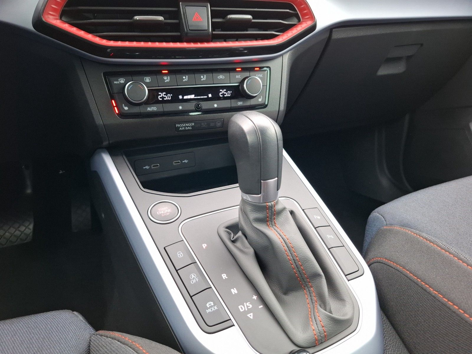 SEAT Arona FR 1.5 TSI DSG / NAVI / LED / ACC / SITZHE - Image 14