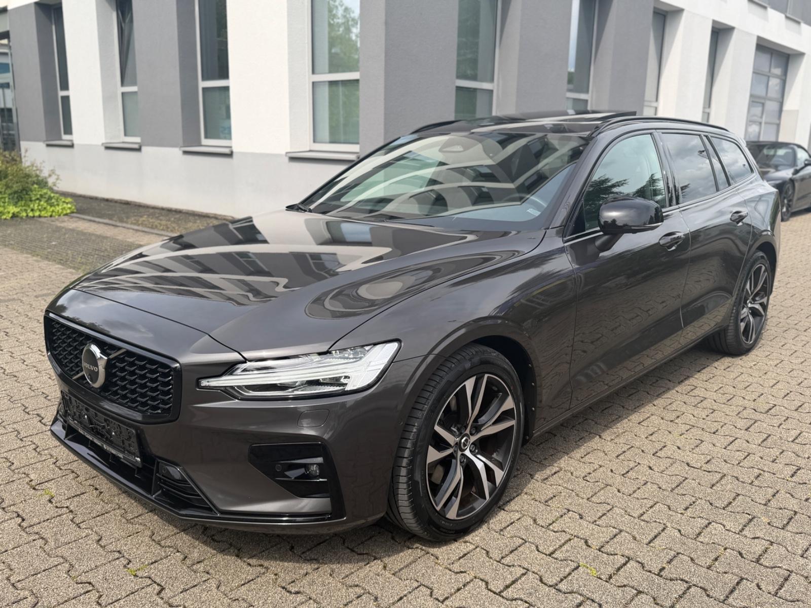 Volvo V60 Kombi Plus Dark *PANO*H/K* 360*